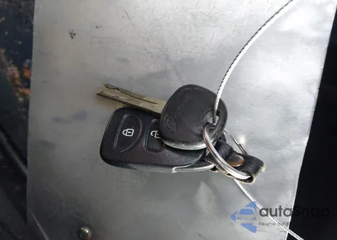 2011 Kia Sorento Lx from USA, damaged, VIN 5XYKTCA18BG139119